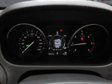 2017 Land Rover Discovery Sport с пробегом 129 237 км