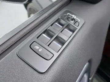 2017 Land Rover Discovery Sport с пробегом 195 128 км