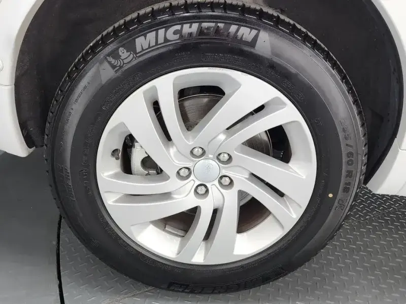 2025 Land Rover Discovery Sport с пробегом 11 406 км