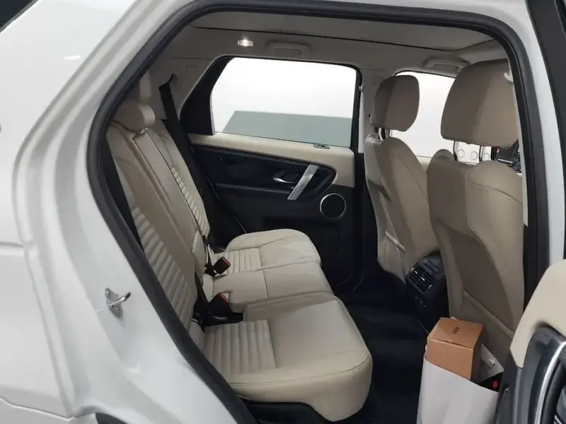 2025 Land Rover Discovery Sport с пробегом 11 406 км