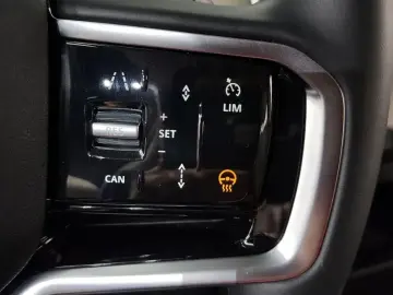 2025 Land Rover Discovery Sport с пробегом 11 406 км