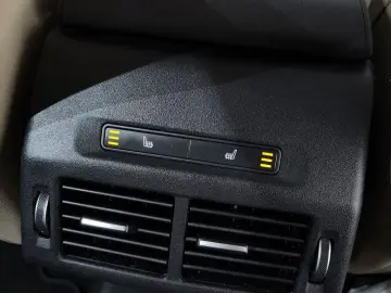 2025 Land Rover Discovery Sport с пробегом 11 406 км