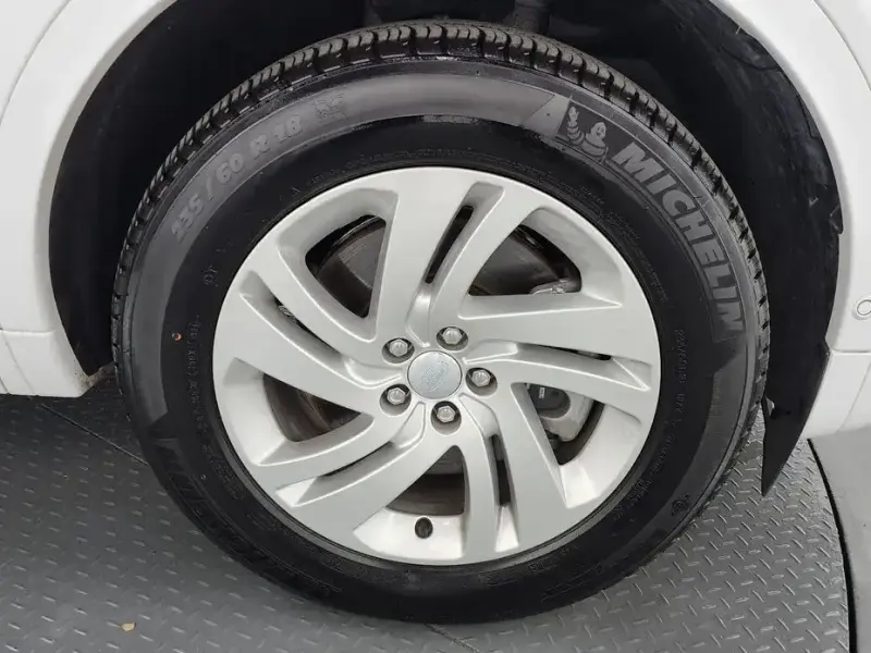 2025 Land Rover Discovery Sport с пробегом 11 406 км