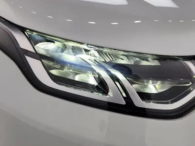 2025 Land Rover Discovery Sport с пробегом 11 406 км