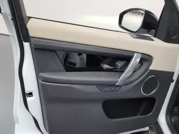 2025 Land Rover Discovery Sport с пробегом 11 406 км