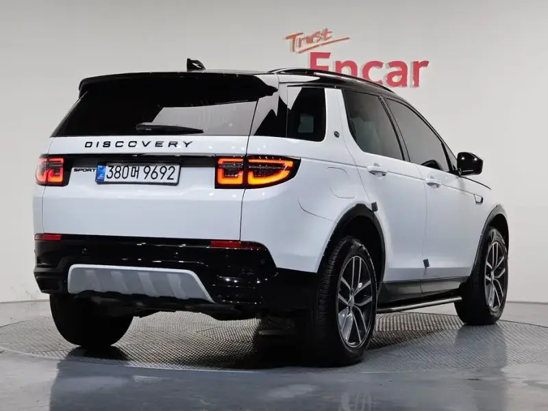 2025 Land Rover Discovery Sport с пробегом 11 535 км