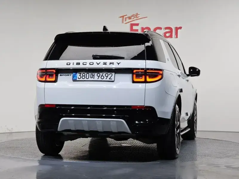 2025 Land Rover Discovery Sport с пробегом 11 535 км