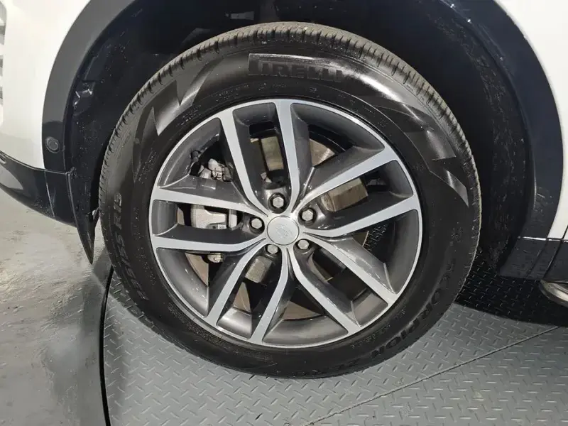 2025 Land Rover Discovery Sport с пробегом 11 535 км