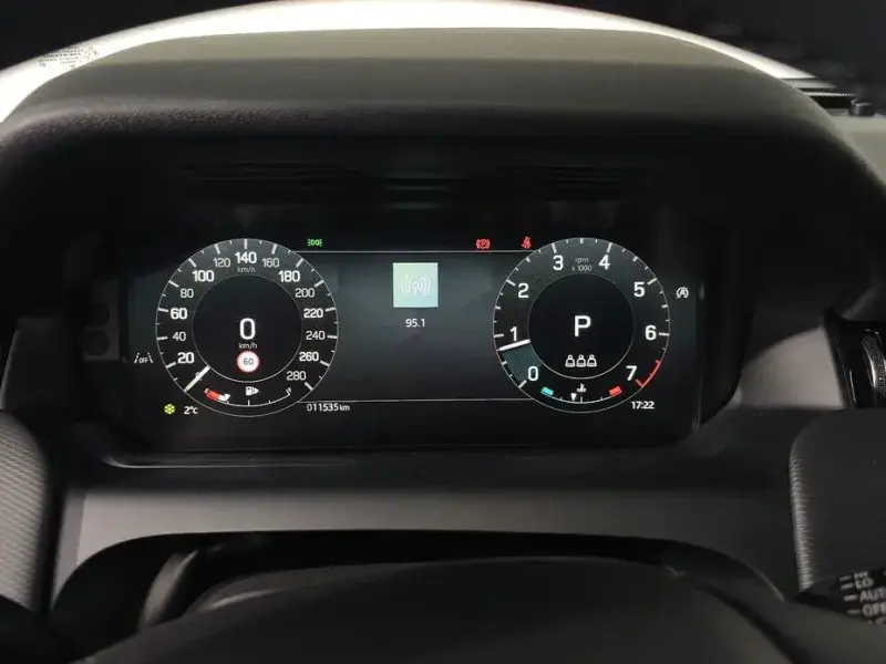 2025 Land Rover Discovery Sport с пробегом 11 535 км