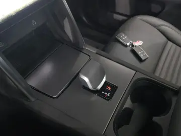 2025 Land Rover Discovery Sport с пробегом 11 535 км
