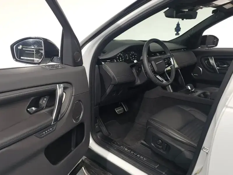 2025 Land Rover Discovery Sport с пробегом 11 535 км