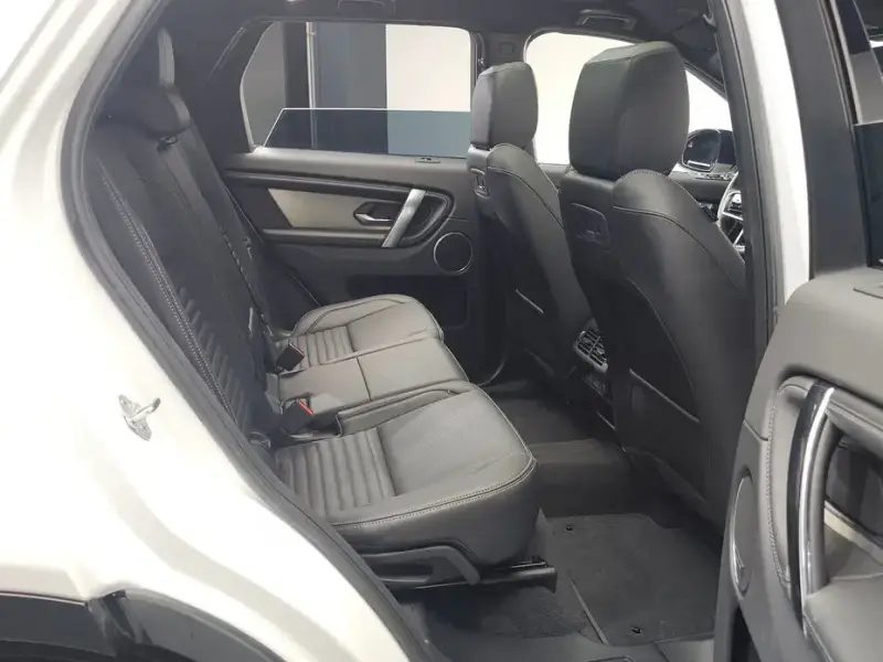 2025 Land Rover Discovery Sport с пробегом 11 535 км