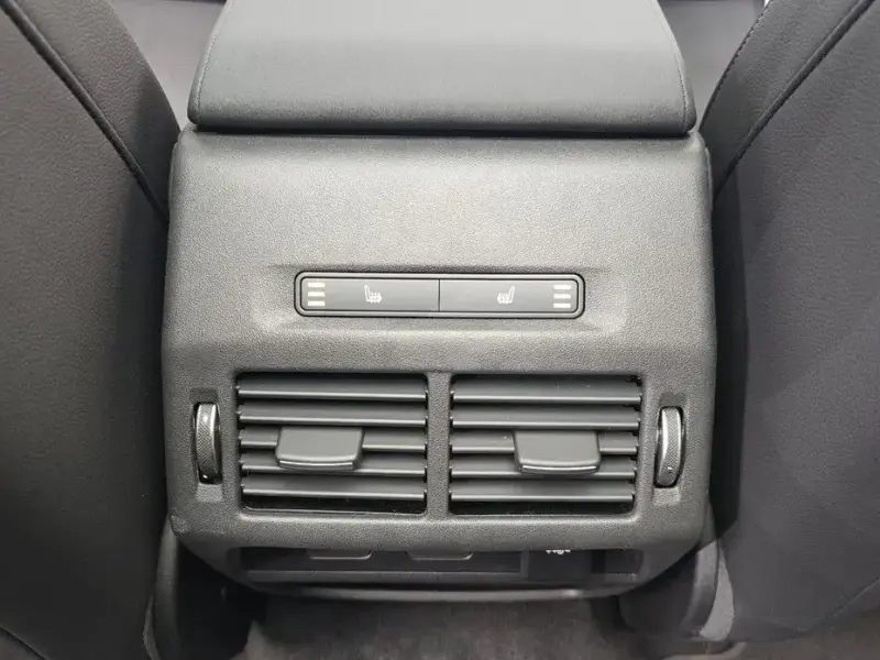 2025 Land Rover Discovery Sport с пробегом 11 535 км