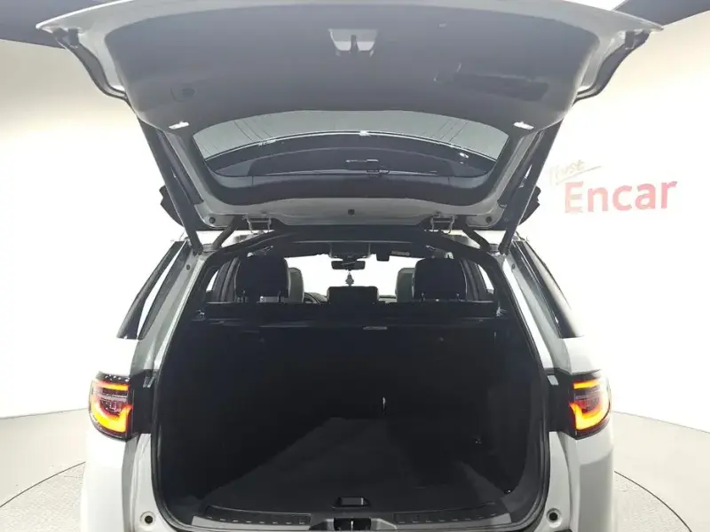 2025 Land Rover Discovery Sport с пробегом 11 535 км