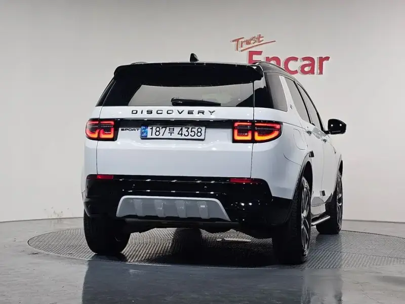 2024 Land Rover Discovery Sport с пробегом 14 523 км