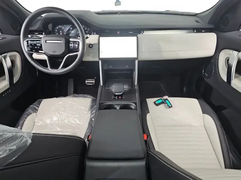 2024 Land Rover Discovery Sport с пробегом 14 523 км