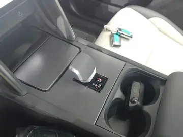 2024 Land Rover Discovery Sport с пробегом 14 523 км
