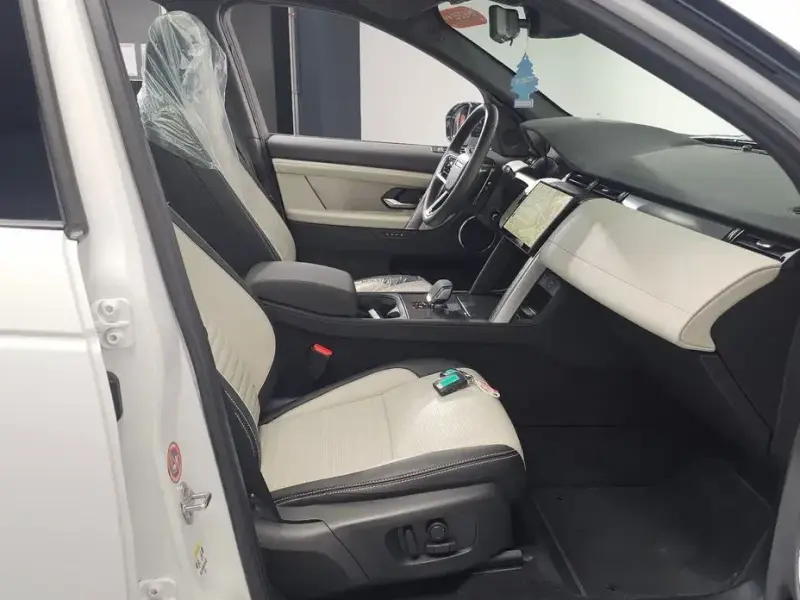 2024 Land Rover Discovery Sport с пробегом 14 523 км
