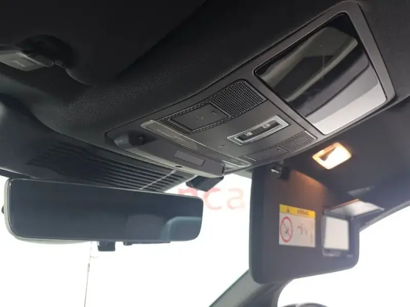 2024 Land Rover Discovery Sport с пробегом 14 523 км
