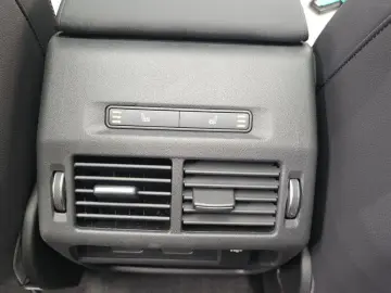 2024 Land Rover Discovery Sport с пробегом 14 523 км