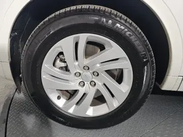 2024 Land Rover Discovery Sport с пробегом 10 647 км