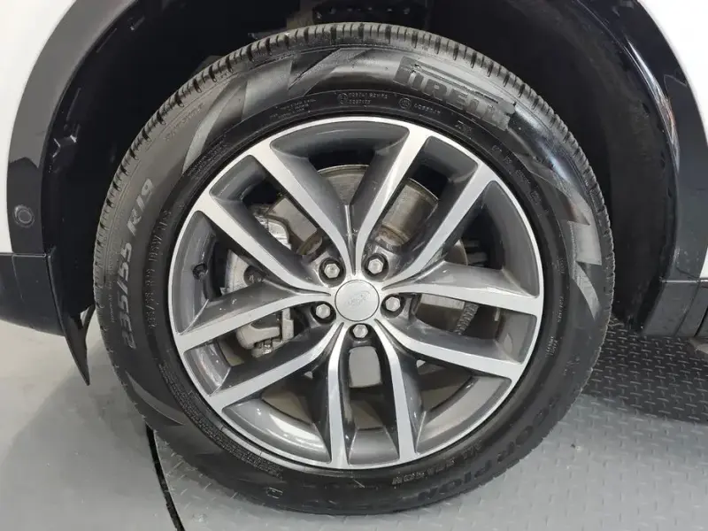 2024 Land Rover Discovery Sport с пробегом 14 970 км