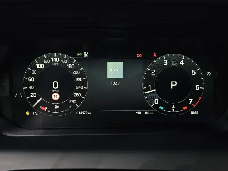 2024 Land Rover Discovery Sport с пробегом 14 970 км