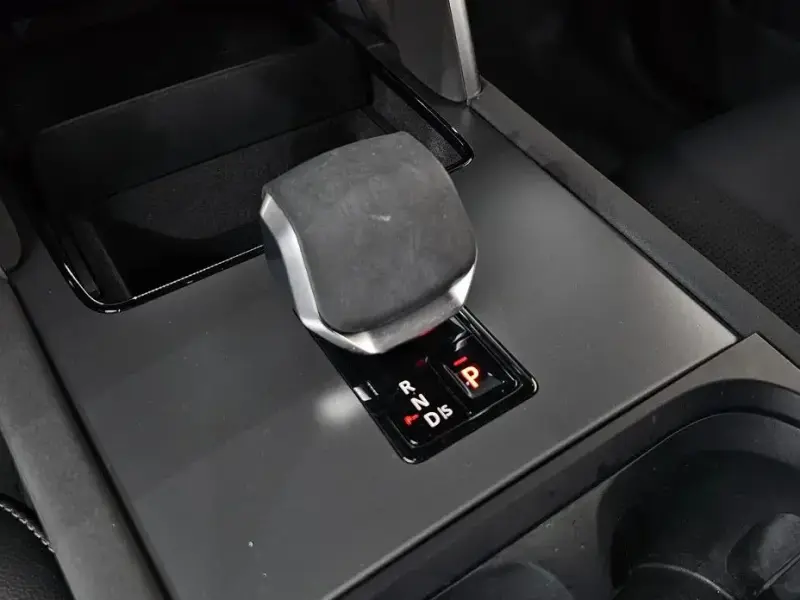 2024 Land Rover Discovery Sport с пробегом 14 970 км