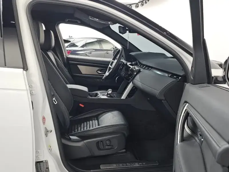 2024 Land Rover Discovery Sport с пробегом 14 970 км