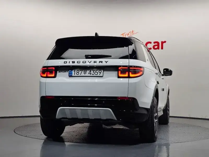 2024 Land Rover Discovery Sport с пробегом 12 878 км