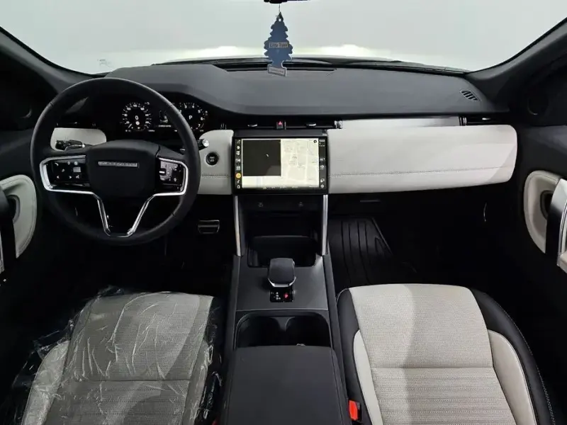 2024 Land Rover Discovery Sport с пробегом 12 878 км