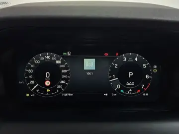 2024 Land Rover Discovery Sport с пробегом 12 878 км