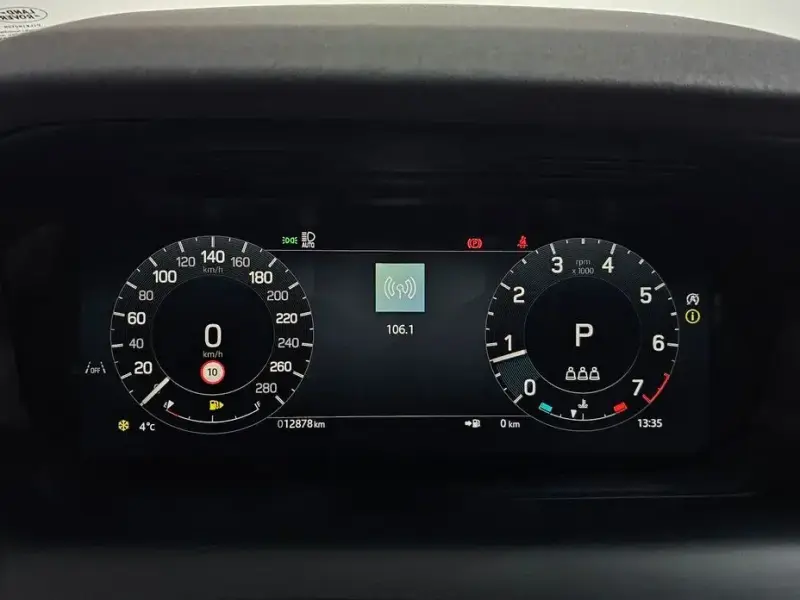 2024 Land Rover Discovery Sport с пробегом 12 878 км