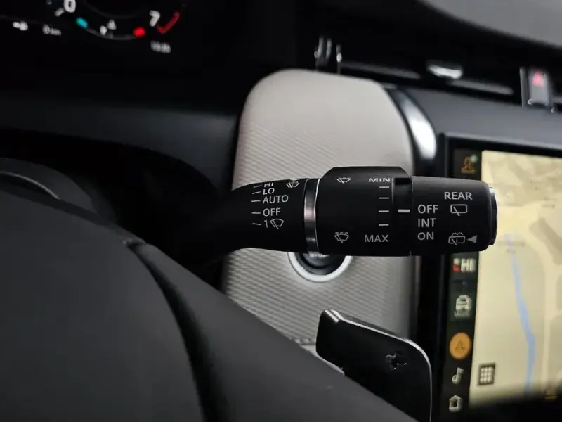 2024 Land Rover Discovery Sport с пробегом 12 878 км