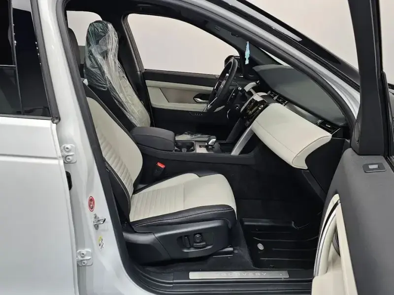 2024 Land Rover Discovery Sport с пробегом 12 878 км