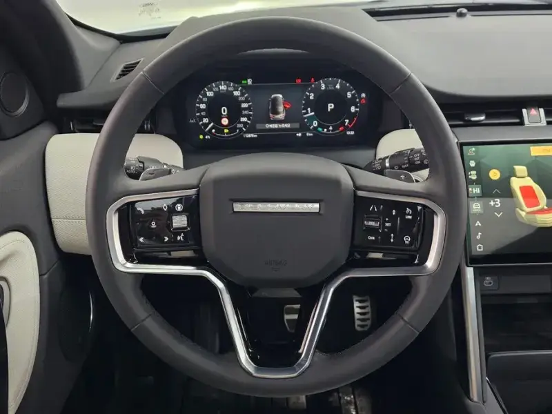 2024 Land Rover Discovery Sport с пробегом 12 878 км
