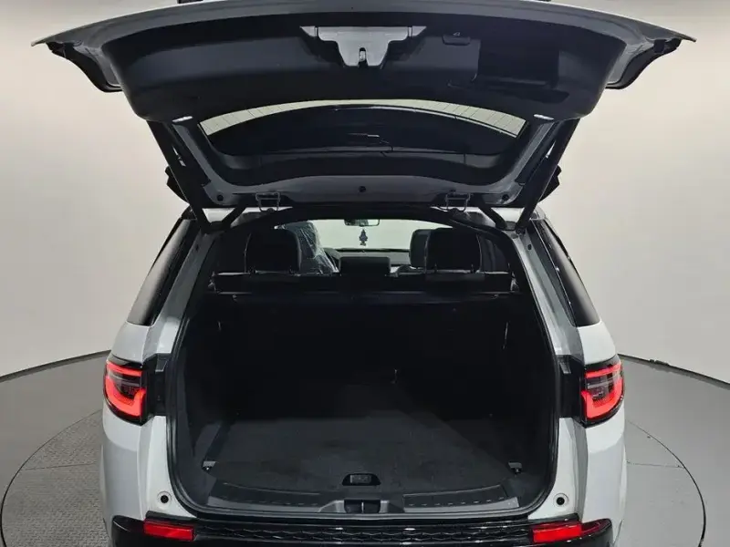 2024 Land Rover Discovery Sport с пробегом 12 878 км