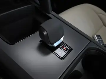 2025 Land Rover Discovery Sport с пробегом 12 454 км