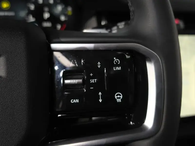 2025 Land Rover Discovery Sport с пробегом 12 454 км