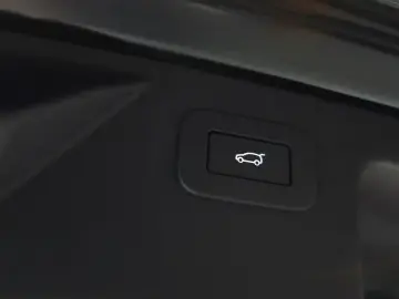 2025 Land Rover Discovery Sport с пробегом 12 454 км