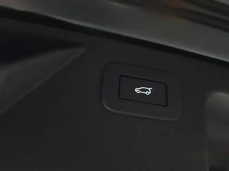 2025 Land Rover Discovery Sport с пробегом 12 454 км