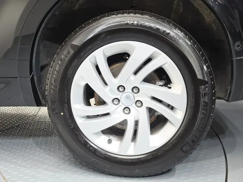 2025 Land Rover Discovery Sport с пробегом 12 454 км
