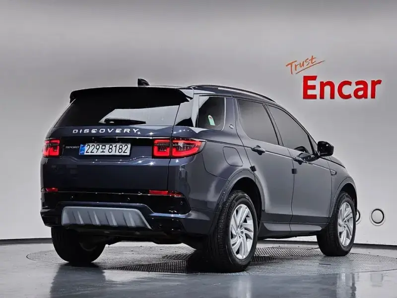 2025 Land Rover Discovery Sport с пробегом 13 180 км