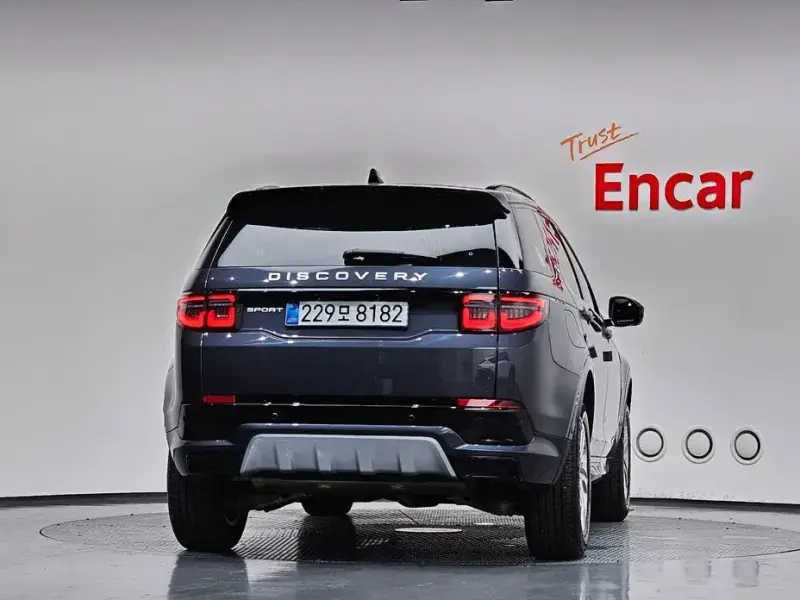2025 Land Rover Discovery Sport с пробегом 13 180 км