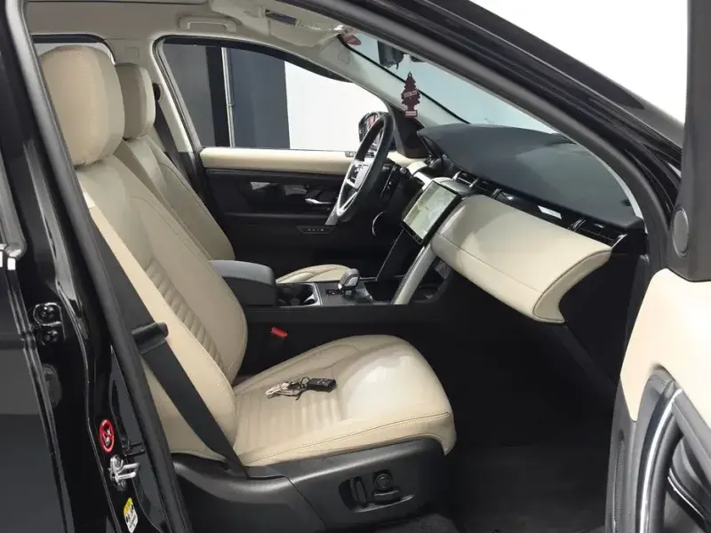 2025 Land Rover Discovery Sport с пробегом 12 454 км