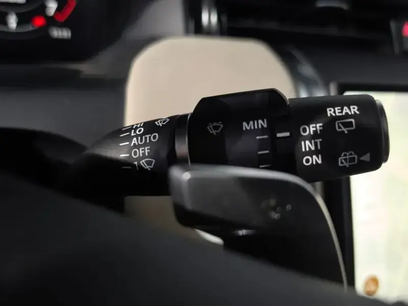 2025 Land Rover Discovery Sport с пробегом 12 454 км