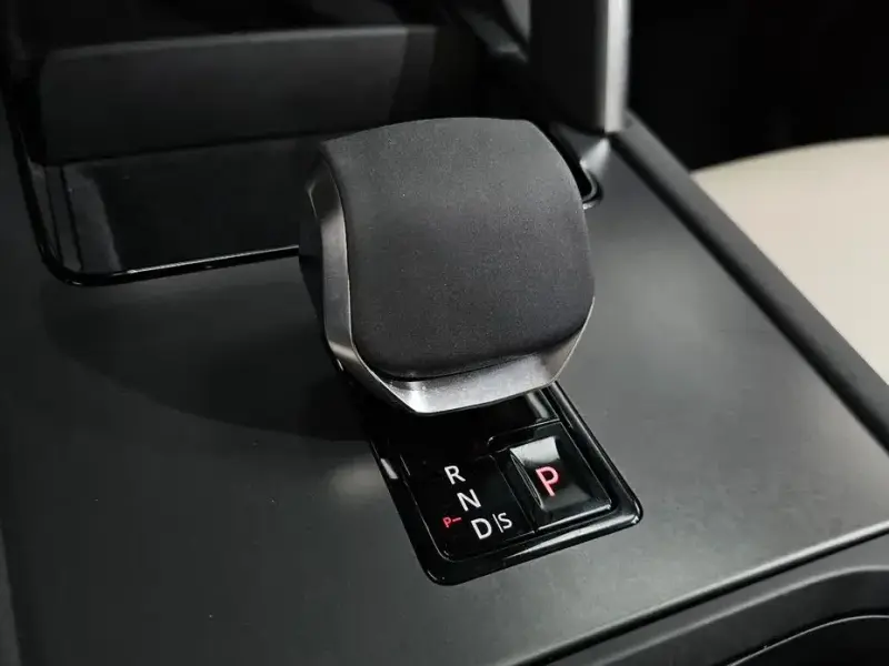 2025 Land Rover Discovery Sport с пробегом 13 180 км