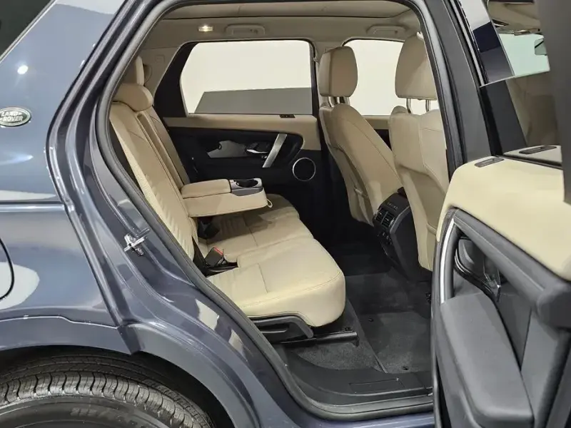 2025 Land Rover Discovery Sport с пробегом 13 180 км