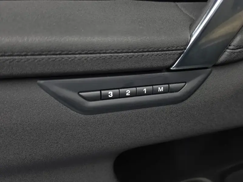 2025 Land Rover Discovery Sport с пробегом 12 454 км