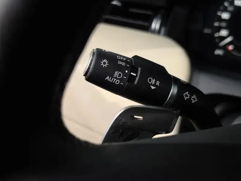 2025 Land Rover Discovery Sport с пробегом 12 454 км